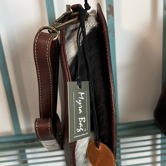 New Gift! Cowhide Round Hand Tooled Leather Myra Bag New crossbody wallet purse - Picture 8 of 10